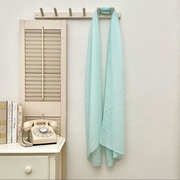 Accordion Pleat Semi Sheer Long Wrap Scarf, Mint, NWT - Picture 3 of 6